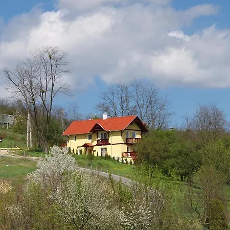 迪奥法维德哈兹公寓酒店