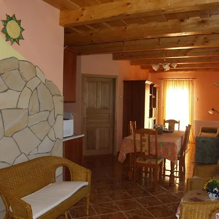 Diofa Vendeghaz Apartament *