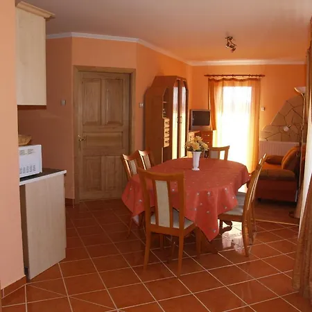 Diofa Vendeghaz Kehidakustány